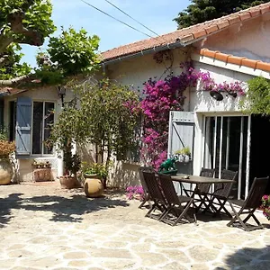 https://villa-des-2-geais.fr-provencehotel.com